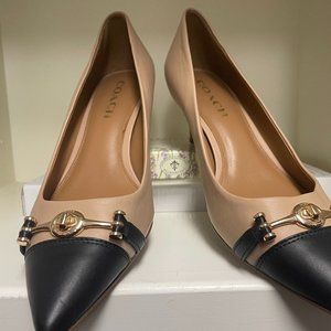 Coach pumps